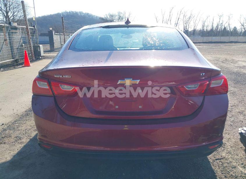 Photo 17 of 2018 Chevrolet Malibu LT (VIN 1G1ZD5ST4JF277645)