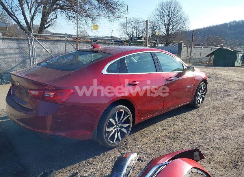 Photo 4 of 2018 Chevrolet Malibu LT (VIN 1G1ZD5ST4JF277645)