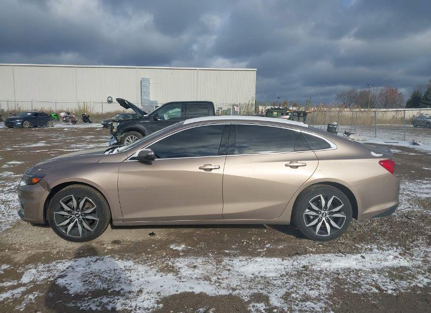 Photo 14 of 2018 Chevrolet Malibu LT (VIN 1G1ZD5ST4JF278133)