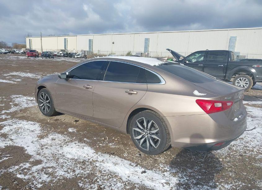 Photo 3 of 2018 Chevrolet Malibu LT (VIN 1G1ZD5ST4JF278133)