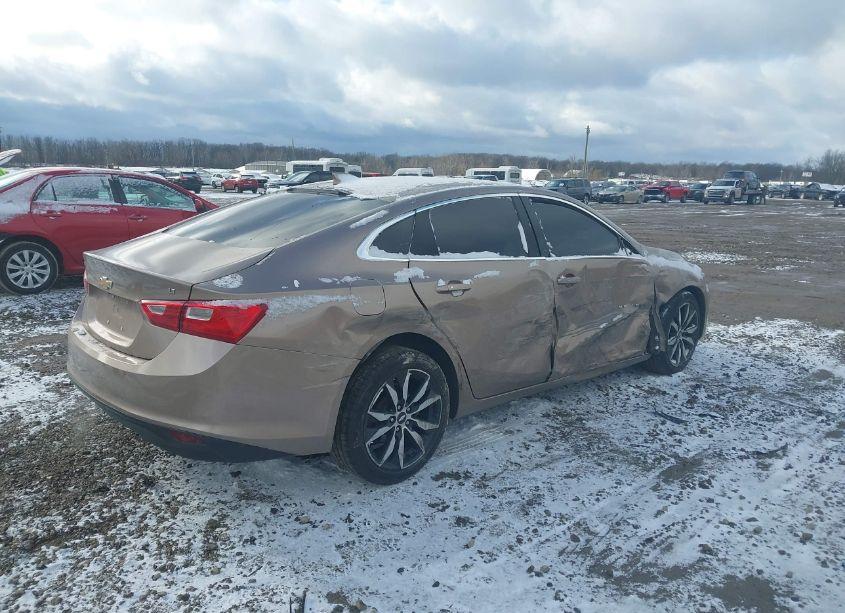 Photo 4 of 2018 Chevrolet Malibu LT (VIN 1G1ZD5ST4JF278133)