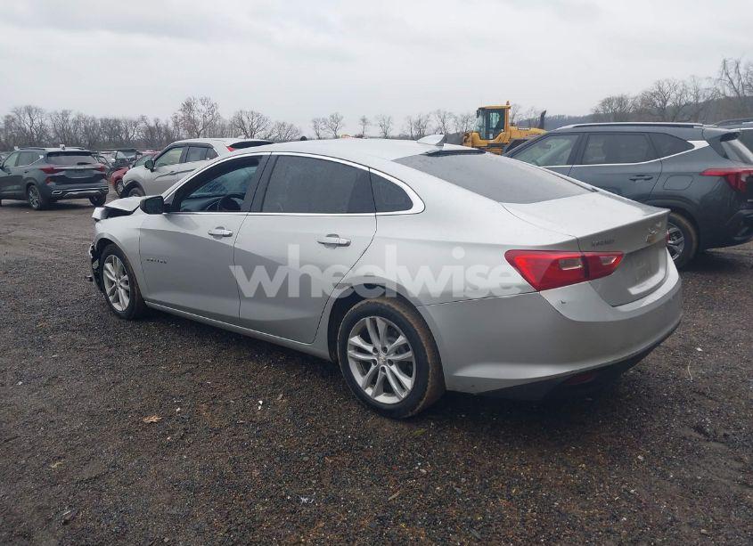 Photo 3 of 2018 Chevrolet Malibu LT (VIN 1G1ZD5ST4JF278195)