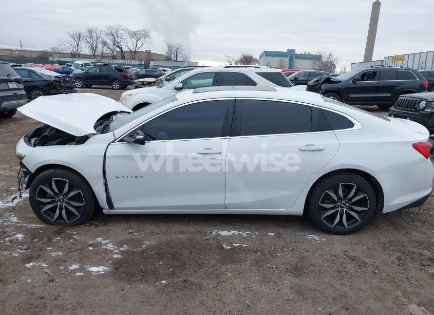 Photo 15 of 2018 Chevrolet Malibu LT (VIN 1G1ZD5ST4JF285020)