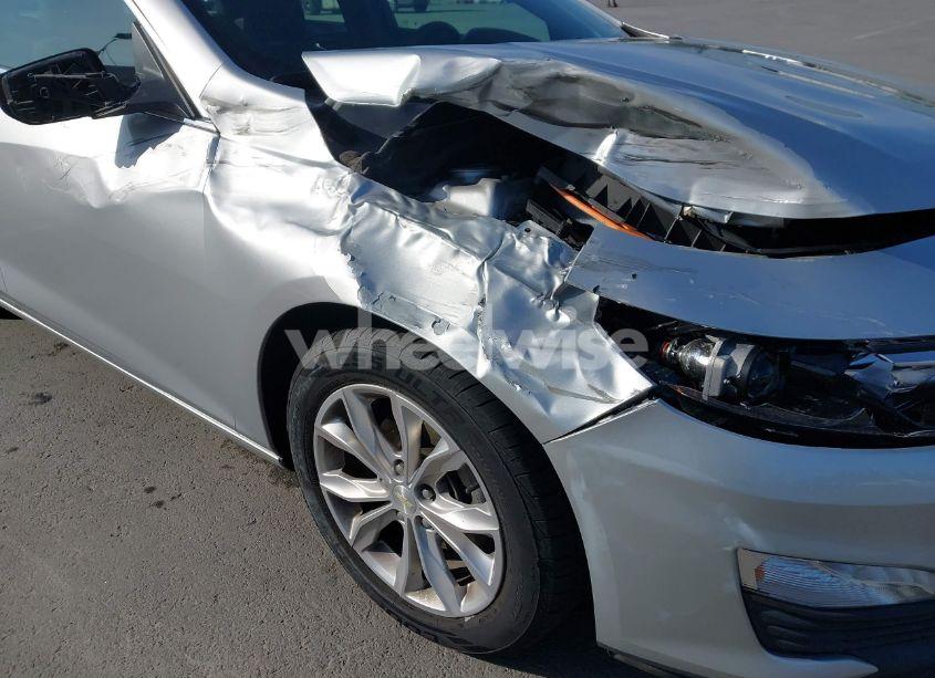 Photo 6 of 2019 Chevrolet Malibu LT (VIN 1G1ZD5ST4KF109179)