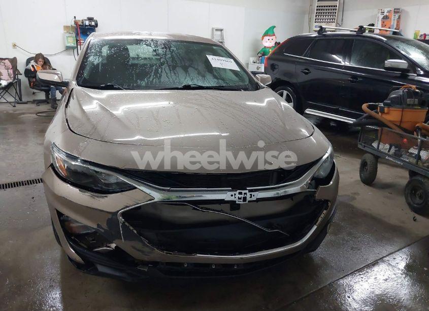 Photo 12 of 2019 Chevrolet Malibu LT (VIN 1G1ZD5ST4KF122403)