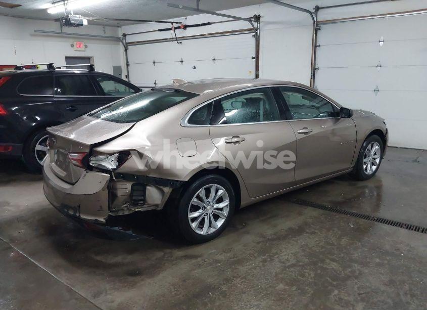 Photo 4 of 2019 Chevrolet Malibu LT (VIN 1G1ZD5ST4KF122403)