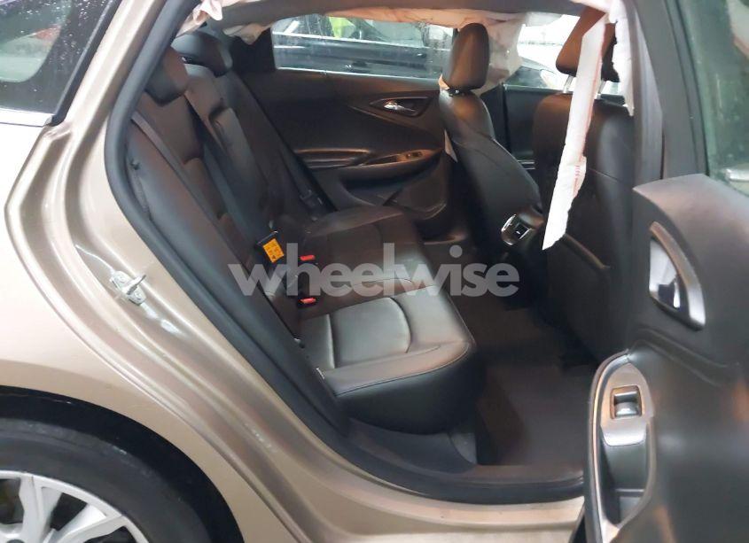 Photo 8 of 2019 Chevrolet Malibu LT (VIN 1G1ZD5ST4KF122403)