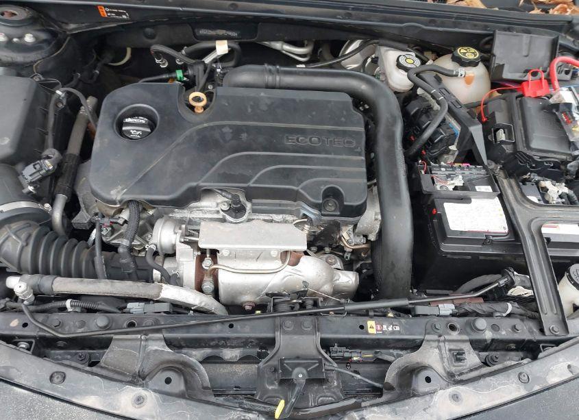 Photo 10 of 2019 Chevrolet Malibu LT (VIN 1G1ZD5ST4KF129450)