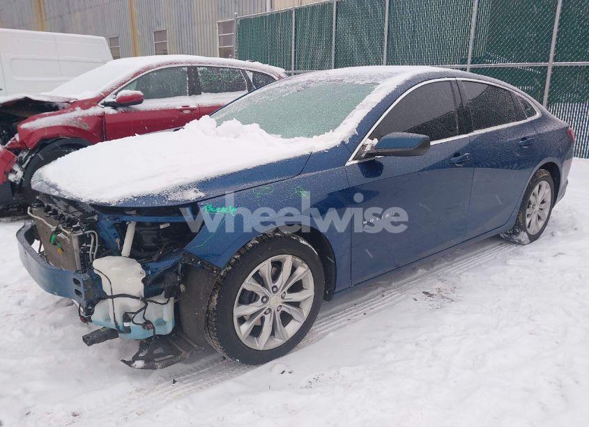 Photo 2 of 2019 Chevrolet Malibu LT (VIN 1G1ZD5ST4KF146913)