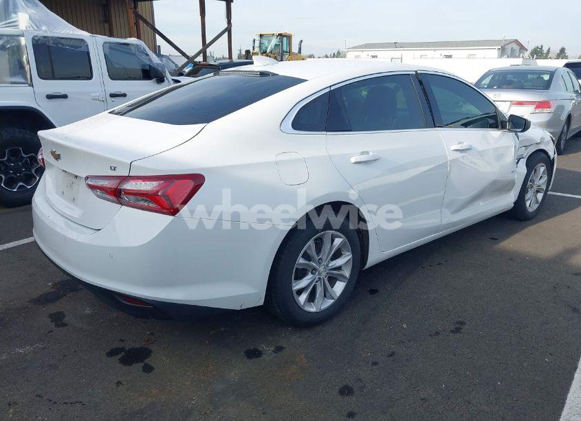 Photo 4 of 2019 Chevrolet Malibu LT (VIN 1G1ZD5ST4KF152596)