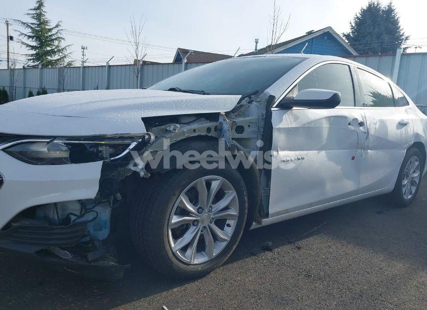 Photo 6 of 2019 Chevrolet Malibu LT (VIN 1G1ZD5ST4KF152596)