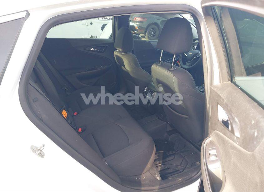 Photo 8 of 2019 Chevrolet Malibu LT (VIN 1G1ZD5ST4KF152596)