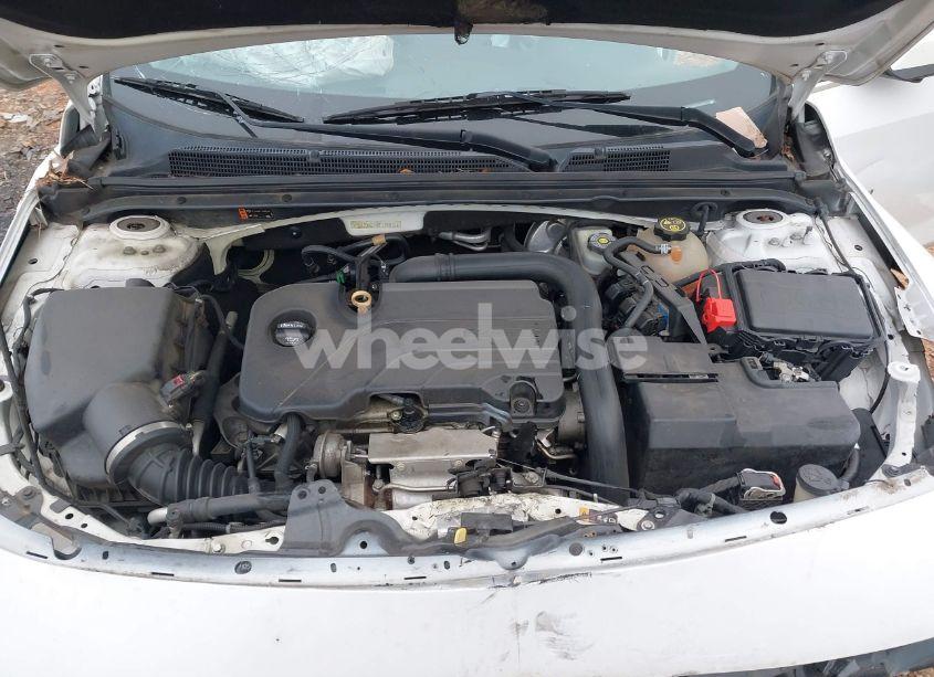 Photo 10 of 2019 Chevrolet Malibu LT (VIN 1G1ZD5ST4KF171813)