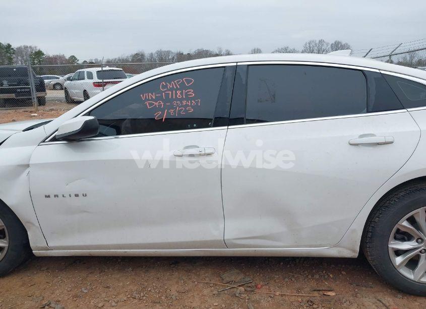 Photo 13 of 2019 Chevrolet Malibu LT (VIN 1G1ZD5ST4KF171813)