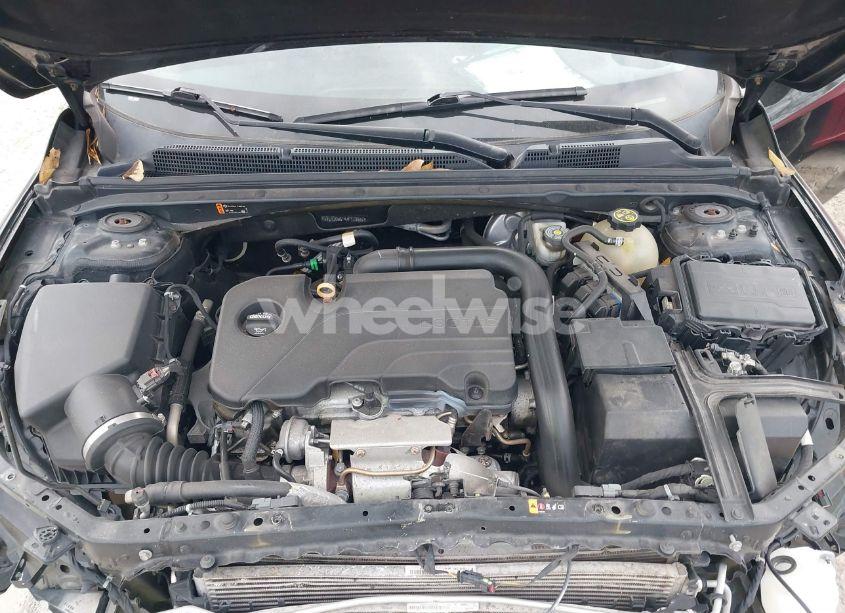 Photo 10 of 2019 Chevrolet Malibu LT (VIN 1G1ZD5ST4KF173657)