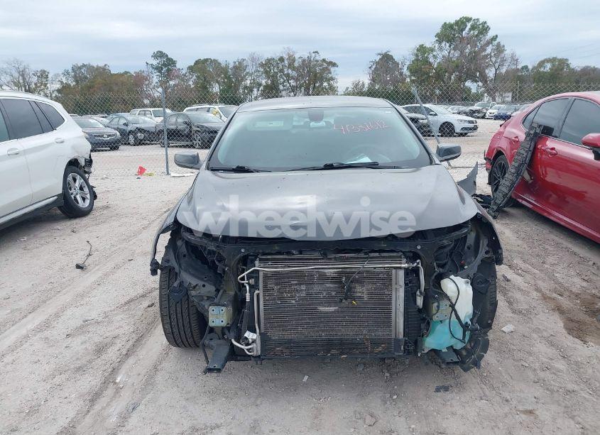 Photo 12 of 2019 Chevrolet Malibu LT (VIN 1G1ZD5ST4KF173657)