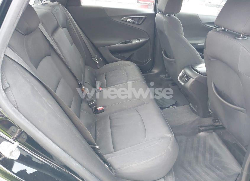Photo 8 of 2019 Chevrolet Malibu LT (VIN 1G1ZD5ST4KF173657)