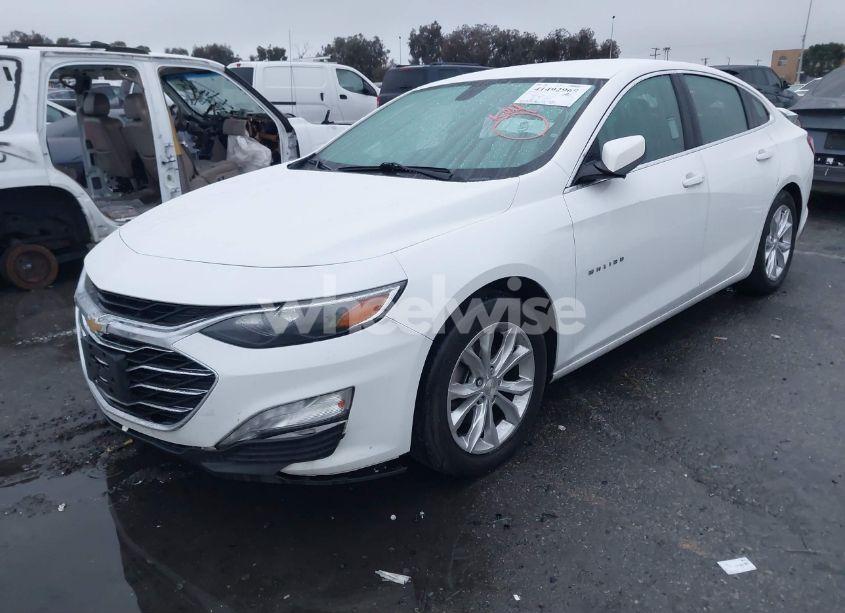 Photo 2 of 2020 Chevrolet Malibu FWD LT (VIN 1G1ZD5ST4LF017054)
