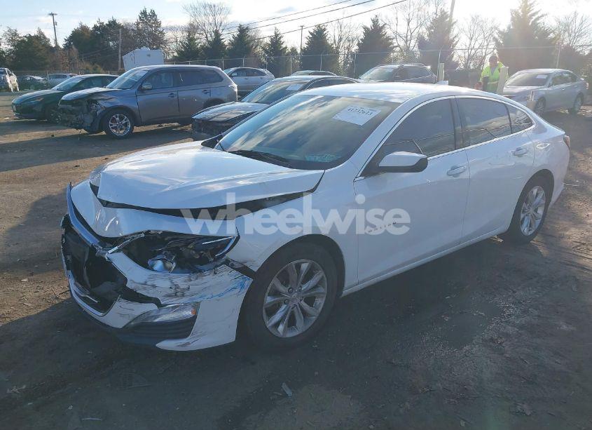 Photo 2 of 2020 Chevrolet Malibu FWD LT (VIN 1G1ZD5ST4LF025526)