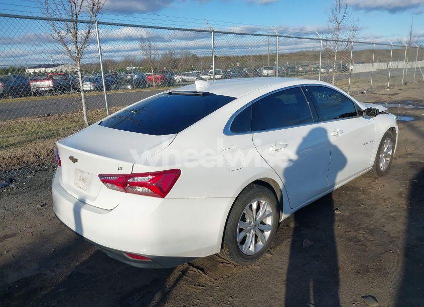 Photo 4 of 2020 Chevrolet Malibu FWD LT (VIN 1G1ZD5ST4LF025526)