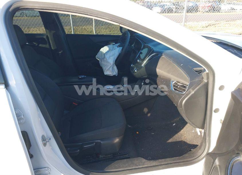 Photo 5 of 2020 Chevrolet Malibu FWD LT (VIN 1G1ZD5ST4LF025526)