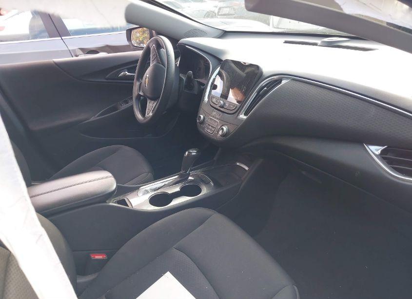 Photo 5 of 2020 Chevrolet Malibu FWD LT (VIN 1G1ZD5ST4LF029950)