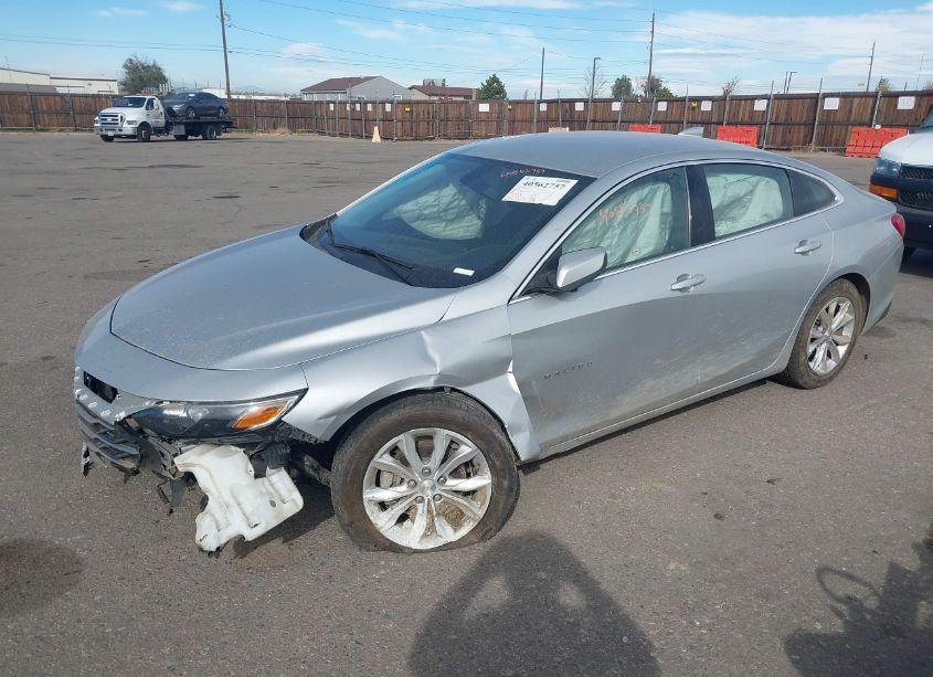 Photo 2 of 2020 Chevrolet Malibu FWD LT (VIN 1G1ZD5ST4LF034839)