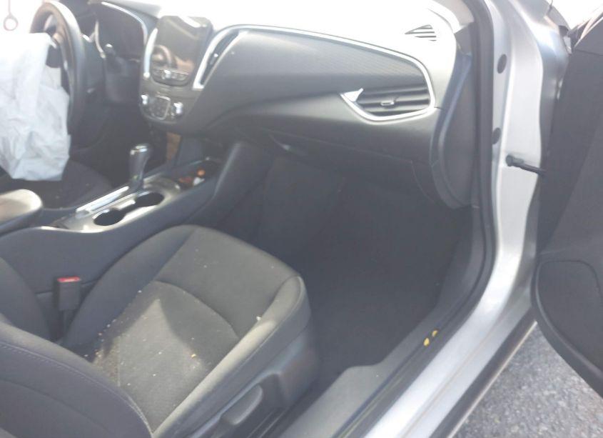 Photo 5 of 2020 Chevrolet Malibu FWD LT (VIN 1G1ZD5ST4LF034839)