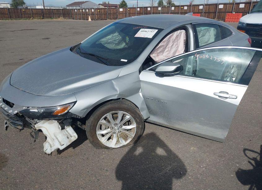 Photo 6 of 2020 Chevrolet Malibu FWD LT (VIN 1G1ZD5ST4LF034839)