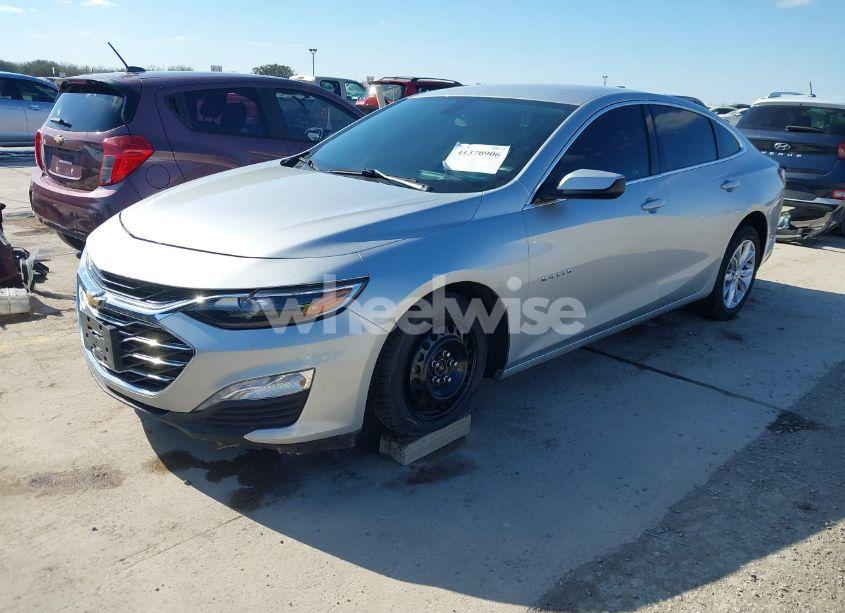 Photo 2 of 2020 Chevrolet Malibu FWD LT (VIN 1G1ZD5ST4LF043363)