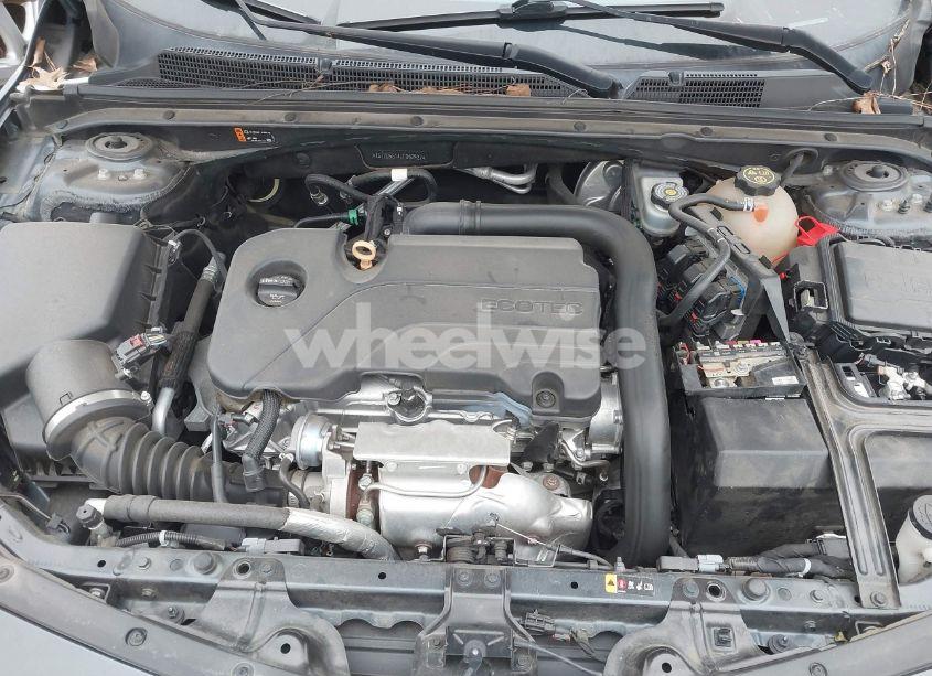 Photo 10 of 2020 Chevrolet Malibu FWD LT (VIN 1G1ZD5ST4LF050927)
