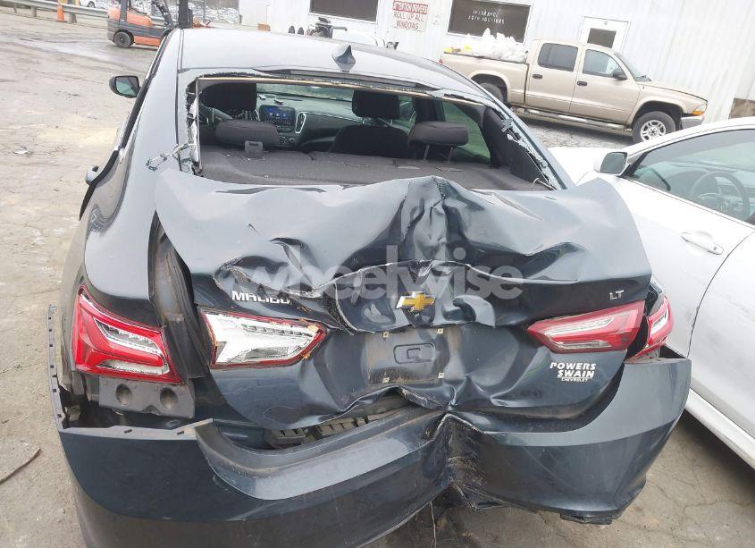 Photo 6 of 2020 Chevrolet Malibu FWD LT (VIN 1G1ZD5ST4LF050927)