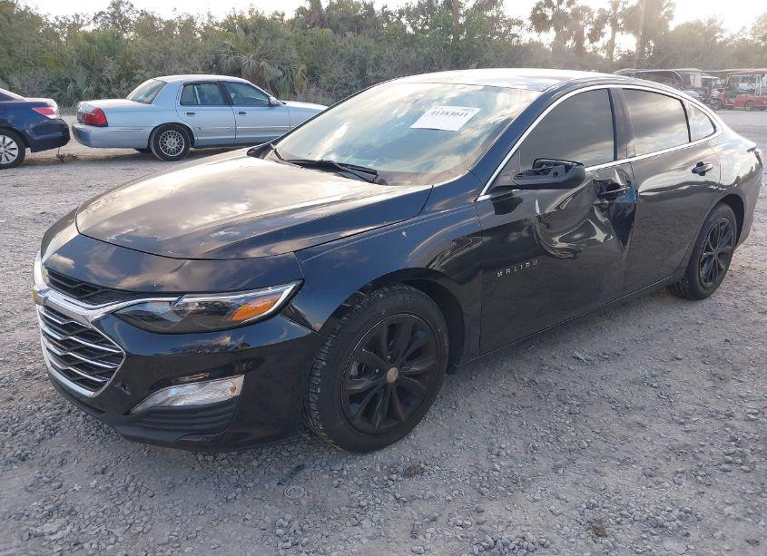 Photo 2 of 2020 Chevrolet Malibu FWD LT (VIN 1G1ZD5ST4LF057375)