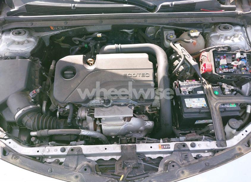 Photo 10 of 2020 Chevrolet Malibu FWD LT (VIN 1G1ZD5ST4LF067064)