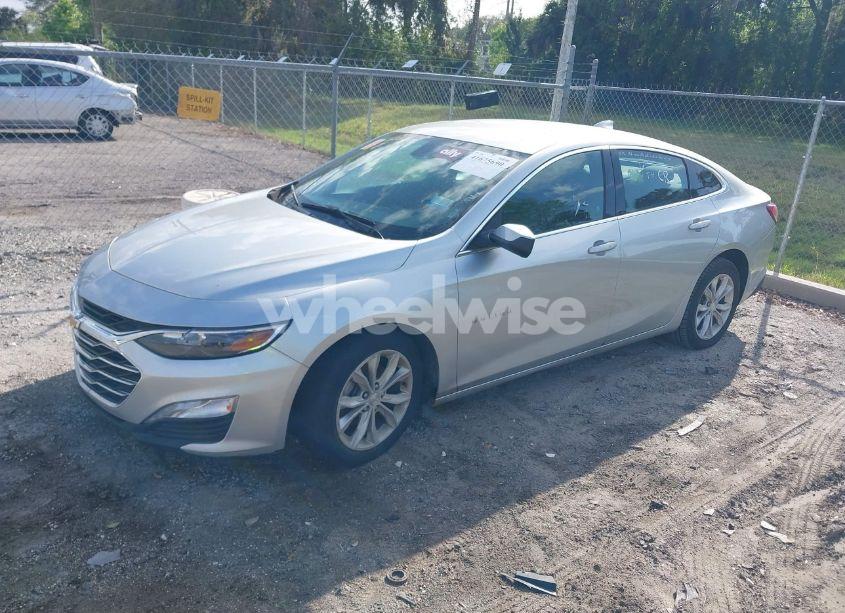 Photo 2 of 2020 Chevrolet Malibu FWD LT (VIN 1G1ZD5ST4LF067064)