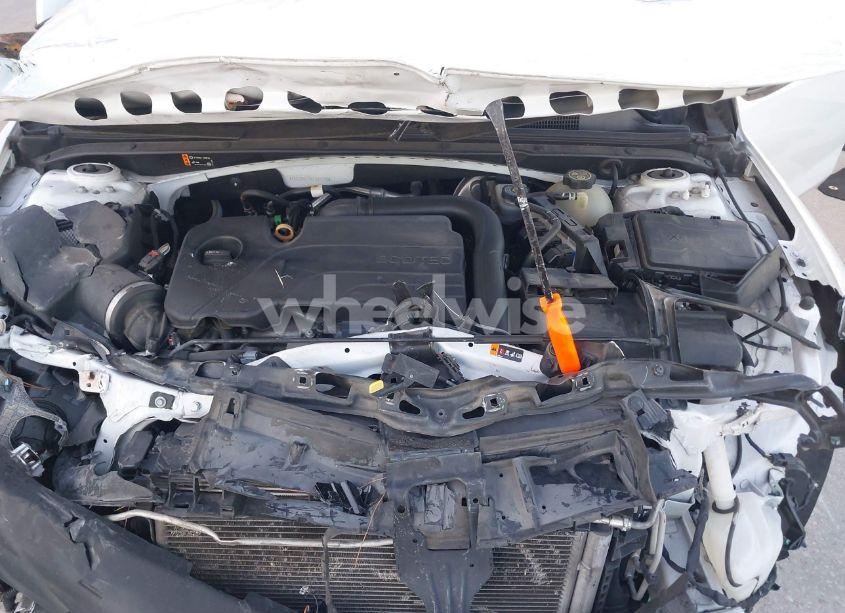 Photo 10 of 2020 Chevrolet Malibu FWD LT (VIN 1G1ZD5ST4LF069798)