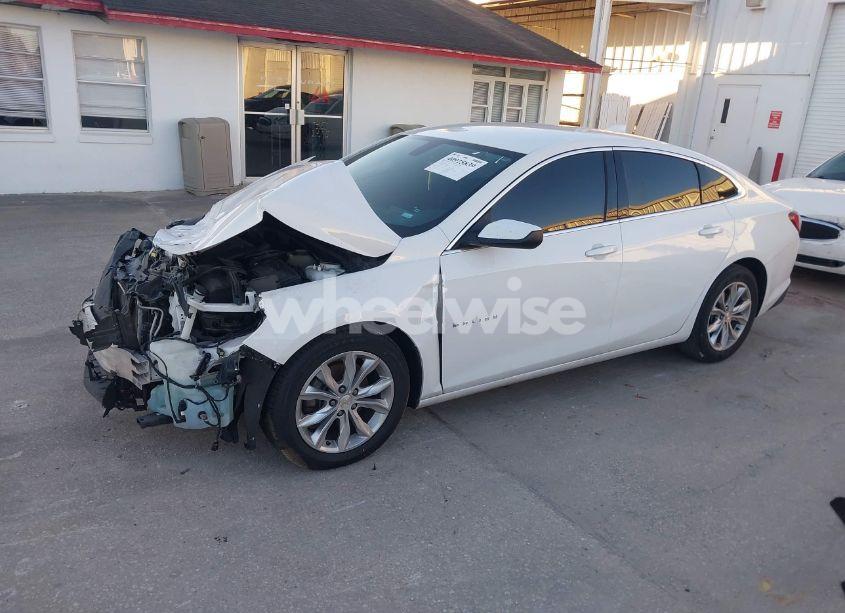 Photo 2 of 2020 Chevrolet Malibu FWD LT (VIN 1G1ZD5ST4LF069798)