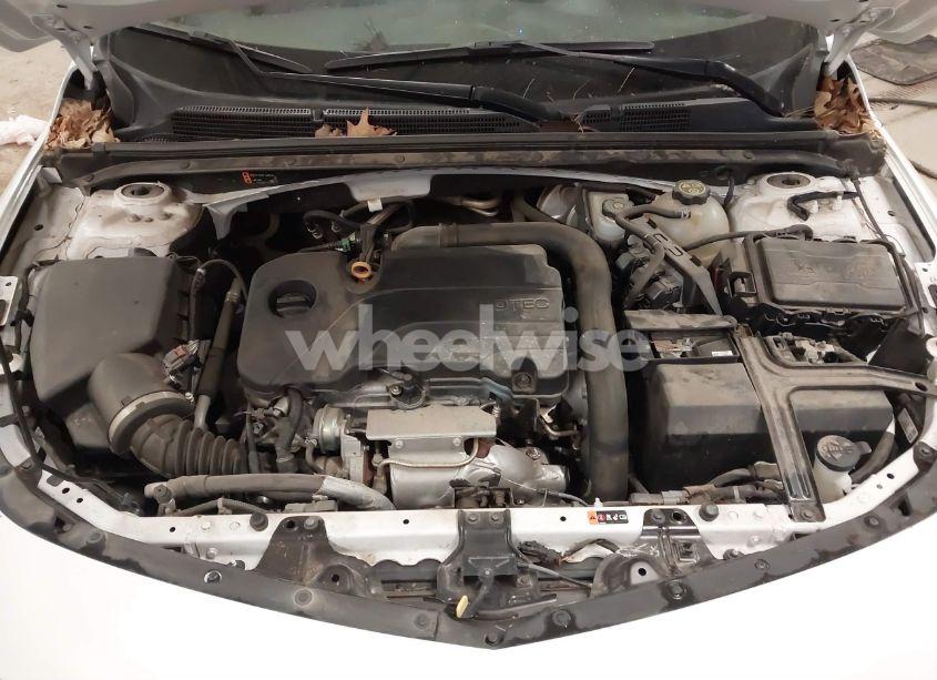 Photo 10 of 2020 Chevrolet Malibu FWD LT (VIN 1G1ZD5ST4LF070661)