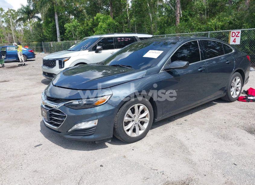 Photo 2 of 2020 Chevrolet Malibu FWD LT (VIN 1G1ZD5ST4LF071745)