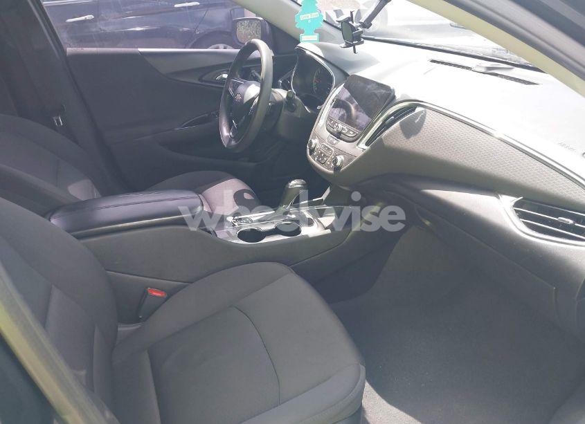 Photo 5 of 2020 Chevrolet Malibu FWD LT (VIN 1G1ZD5ST4LF071745)