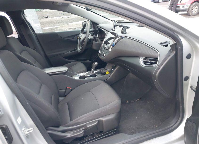 Photo 5 of 2020 Chevrolet Malibu FWD LT (VIN 1G1ZD5ST4LF077352)