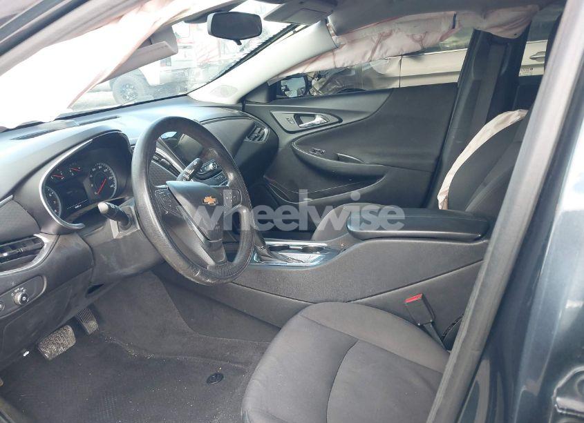 Photo 5 of 2020 Chevrolet Malibu FWD LT (VIN 1G1ZD5ST4LF091719)