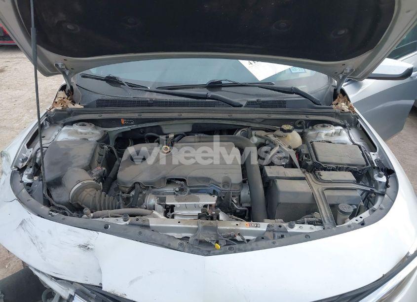 Photo 10 of 2020 Chevrolet Malibu FWD LT (VIN 1G1ZD5ST4LF107532)
