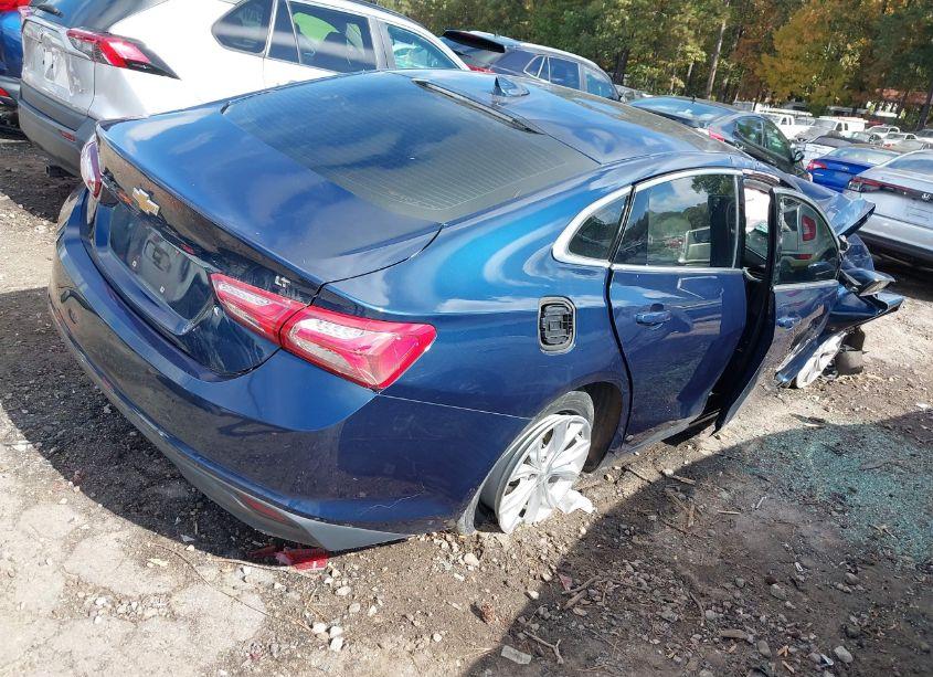 Photo 4 of 2020 Chevrolet Malibu FWD LT (VIN 1G1ZD5ST4LF112942)