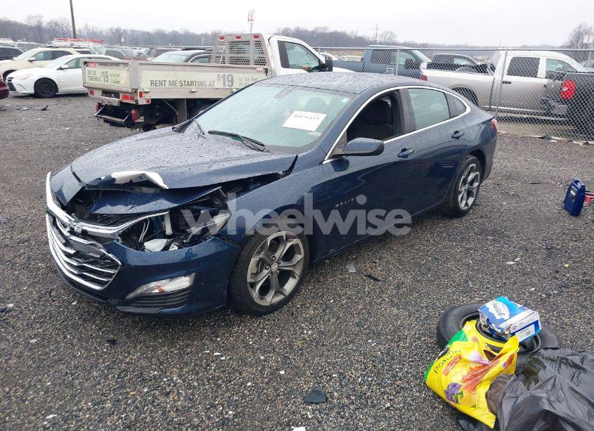 Photo 2 of 2021 Chevrolet Malibu FWD LT (VIN 1G1ZD5ST4MF005598)