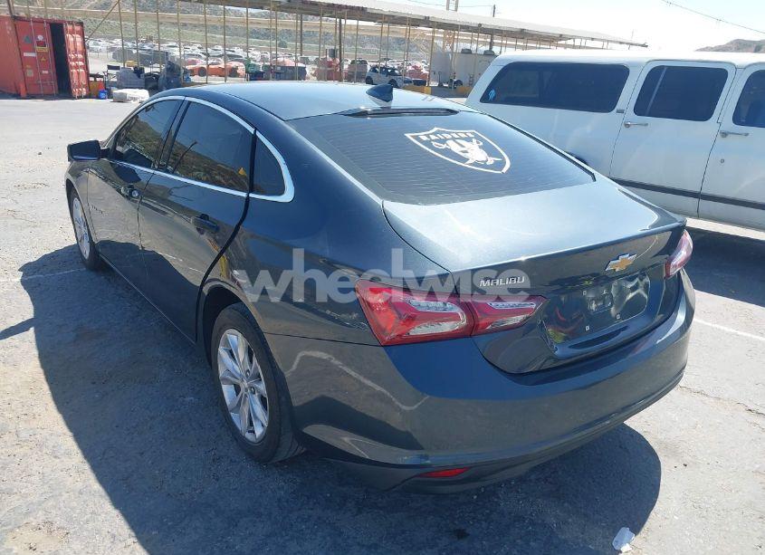Photo 3 of 2021 Chevrolet Malibu FWD LT (VIN 1G1ZD5ST4MF006718)