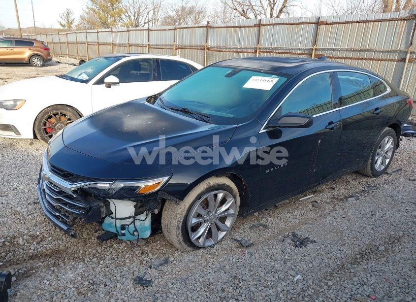 Photo 2 of 2021 Chevrolet Malibu FWD LT (VIN 1G1ZD5ST4MF017461)