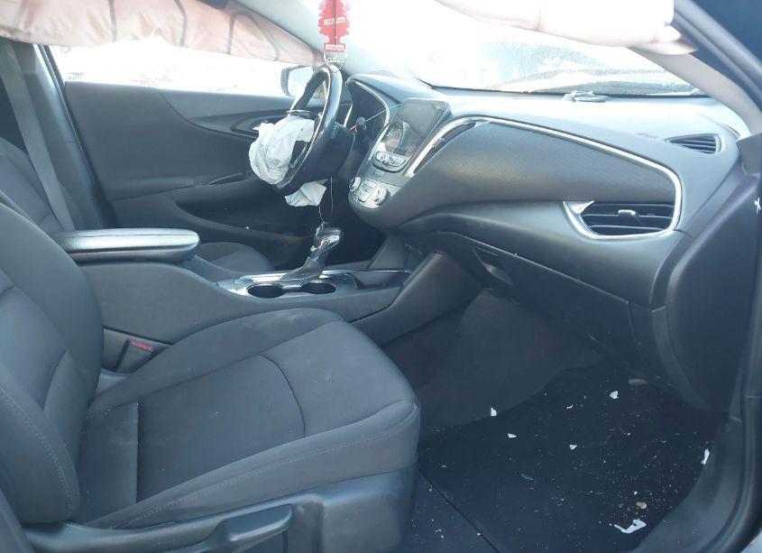 Photo 4 of 2021 Chevrolet Malibu FWD LT (VIN 1G1ZD5ST4MF018397)