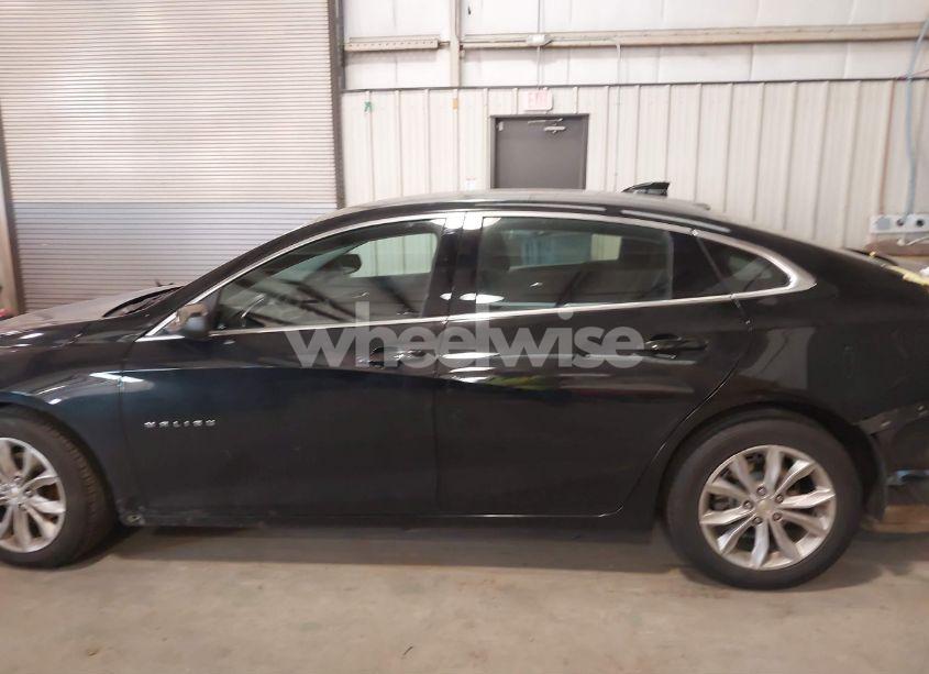 Photo 14 of 2021 Chevrolet Malibu FWD LT (VIN 1G1ZD5ST4MF027360)