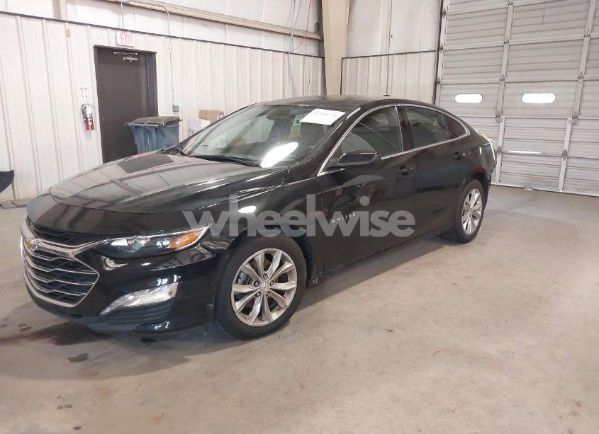 Photo 2 of 2021 Chevrolet Malibu FWD LT (VIN 1G1ZD5ST4MF027360)